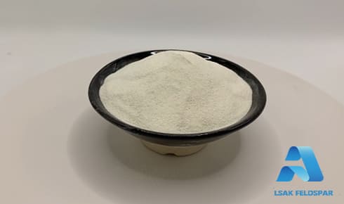 鈉長(zhǎng)石與同類(lèi)產(chǎn)品性?xún)r(jià)比比較